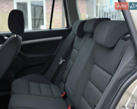 Бежевий Шкода Октавія, об'ємом двигуна 1.6 л та пробігом 206 тис. км за 4950 $, фото 27 на Automoto.ua