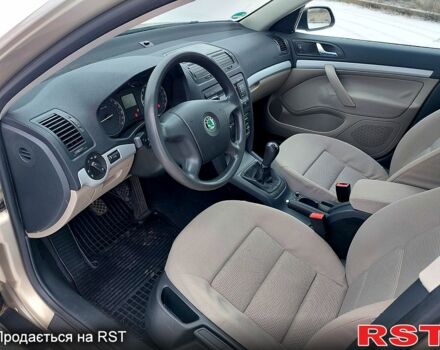 Бежевый Шкода Октавия, объемом двигателя 1.6 л и пробегом 200 тыс. км за 6300 $, фото 8 на Automoto.ua