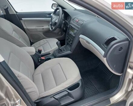 Бежевый Шкода Октавия, объемом двигателя 1.6 л и пробегом 200 тыс. км за 6300 $, фото 15 на Automoto.ua