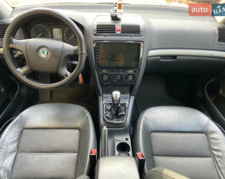 Бежевый Шкода Октавия, объемом двигателя 1.98 л и пробегом 250 тыс. км за 5850 $, фото 10 на Automoto.ua