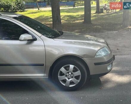Бежевий Шкода Октавія, об'ємом двигуна 2 л та пробігом 310 тис. км за 5490 $, фото 3 на Automoto.ua