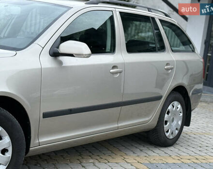 Бежевий Шкода Октавія, об'ємом двигуна 1.6 л та пробігом 206 тис. км за 4950 $, фото 4 на Automoto.ua