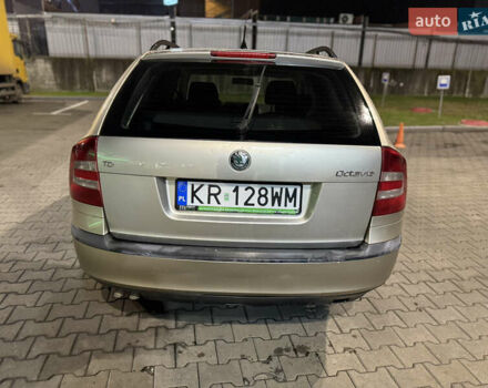 Бежевый Шкода Октавия, объемом двигателя 1.9 л и пробегом 300 тыс. км за 2850 $, фото 4 на Automoto.ua