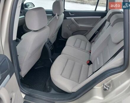 Бежевый Шкода Октавия, объемом двигателя 1.6 л и пробегом 200 тыс. км за 6300 $, фото 13 на Automoto.ua