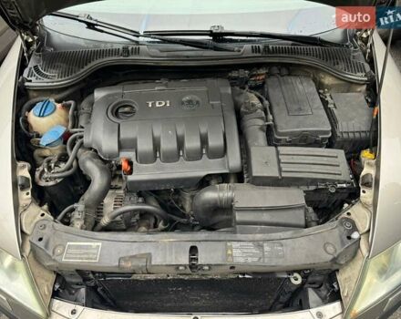 Бежевый Шкода Октавия, объемом двигателя 1.97 л и пробегом 275 тыс. км за 5200 $, фото 2 на Automoto.ua