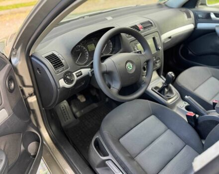 Шкода Октавия 2006 в Киеве на Automoto.ua Бежевый Шкода Октавия, объемом двигателя 1.6 л и пробегом 165 тыс. км за 6299 $, фото 18 на Automoto.ua