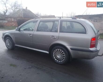 Бежевый Шкода Октавия, объемом двигателя 1.8 л и пробегом 230 тыс. км за 5600 $, фото 7 на Automoto.ua