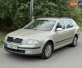 Бежевый Шкода Октавия, объемом двигателя 2 л и пробегом 218 тыс. км за 7500 $, фото 2 на Automoto.ua