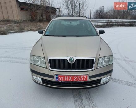 Бежевый Шкода Октавия, объемом двигателя 1.6 л и пробегом 200 тыс. км за 6300 $, фото 1 на Automoto.ua
