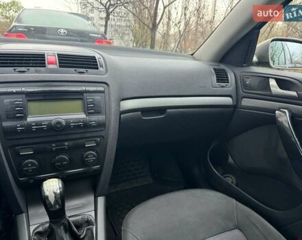 Бежевый Шкода Октавия, объемом двигателя 1.97 л и пробегом 275 тыс. км за 5200 $, фото 7 на Automoto.ua
