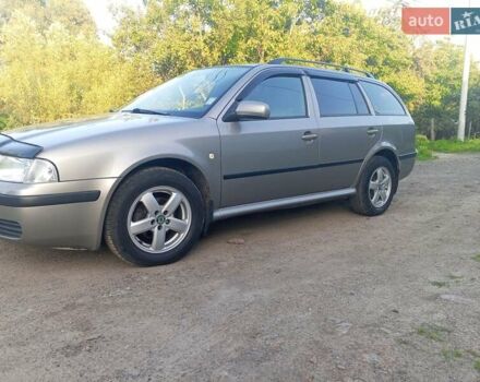 Бежевий Шкода Октавія, об'ємом двигуна 1.6 л та пробігом 239 тис. км за 6000 $, фото 9 на Automoto.ua