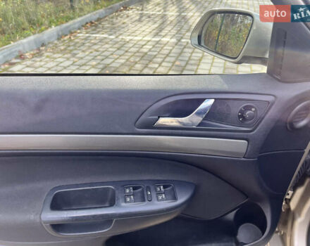 Бежевый Шкода Октавия, объемом двигателя 1.6 л и пробегом 230 тыс. км за 5000 $, фото 5 на Automoto.ua