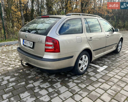 Бежевый Шкода Октавия, объемом двигателя 1.6 л и пробегом 230 тыс. км за 5000 $, фото 4 на Automoto.ua