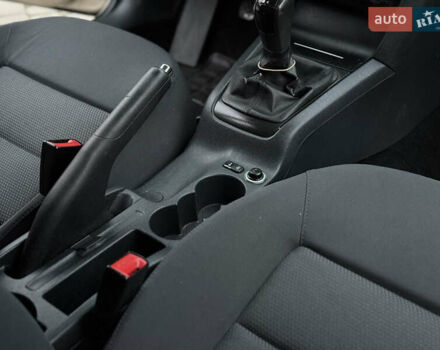 Бежевий Шкода Октавія, об'ємом двигуна 1.6 л та пробігом 206 тис. км за 4950 $, фото 18 на Automoto.ua