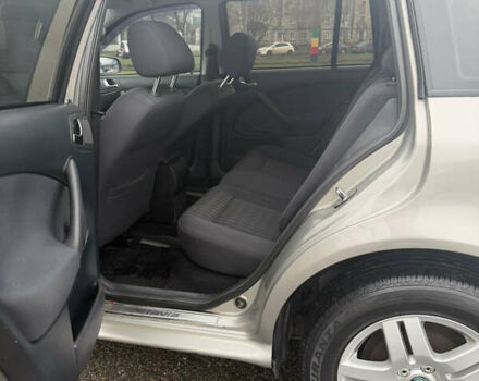 Бежевый Шкода Октавия, объемом двигателя 1.6 л и пробегом 300 тыс. км за 5500 $, фото 12 на Automoto.ua