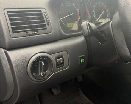 Бежевый Шкода Октавия, объемом двигателя 1.6 л и пробегом 300 тыс. км за 5500 $, фото 7 на Automoto.ua