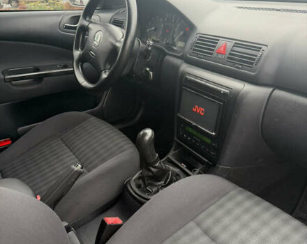 Бежевый Шкода Октавия, объемом двигателя 1.6 л и пробегом 300 тыс. км за 5500 $, фото 6 на Automoto.ua