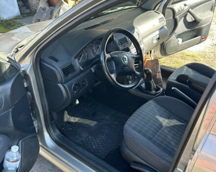 Бежевий Шкода Октавія, об'ємом двигуна 1.9 л та пробігом 325 тис. км за 5200 $, фото 5 на Automoto.ua