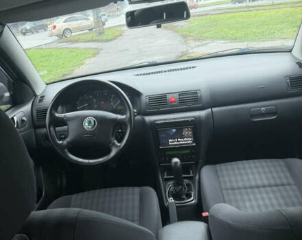 Бежевый Шкода Октавия, объемом двигателя 1.6 л и пробегом 300 тыс. км за 5500 $, фото 5 на Automoto.ua