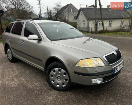 Бежевый Шкода Октавия, объемом двигателя 1.6 л и пробегом 269 тыс. км за 5800 $, фото 2 на Automoto.ua