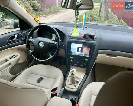 Бежевий Шкода Октавія, об'ємом двигуна 1.97 л та пробігом 370 тис. км за 6000 $, фото 3 на Automoto.ua