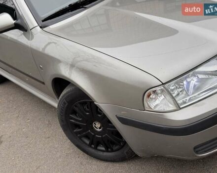 Бежевый Шкода Октавия, объемом двигателя 1.6 л и пробегом 270 тыс. км за 5960 $, фото 5 на Automoto.ua