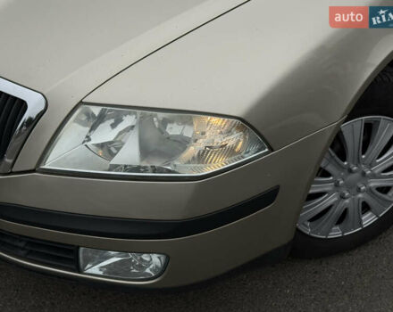 Бежевый Шкода Октавия, объемом двигателя 1.6 л и пробегом 220 тыс. км за 7600 $, фото 2 на Automoto.ua