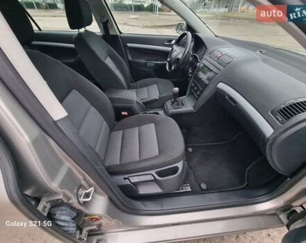 Бежевый Шкода Октавия, объемом двигателя 1.6 л и пробегом 237 тыс. км за 6000 $, фото 46 на Automoto.ua