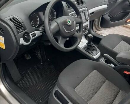 Бежевий Шкода Октавія, об'ємом двигуна 1.6 л та пробігом 163 тис. км за 7450 $, фото 58 на Automoto.ua