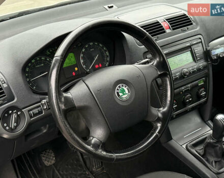 Бежевый Шкода Октавия, объемом двигателя 1.6 л и пробегом 220 тыс. км за 7600 $, фото 11 на Automoto.ua