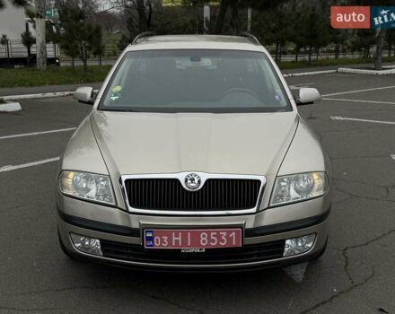 Бежевый Шкода Октавия, объемом двигателя 1.6 л и пробегом 220 тыс. км за 7600 $, фото 4 на Automoto.ua