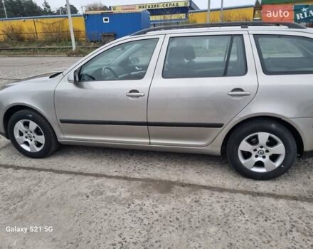 Бежевый Шкода Октавия, объемом двигателя 1.6 л и пробегом 237 тыс. км за 6000 $, фото 2 на Automoto.ua