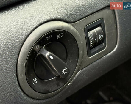 Бежевый Шкода Октавия, объемом двигателя 1.6 л и пробегом 237 тыс. км за 6750 $, фото 38 на Automoto.ua