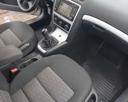 Бежевий Шкода Октавія, об'ємом двигуна 1.6 л та пробігом 163 тис. км за 7450 $, фото 35 на Automoto.ua