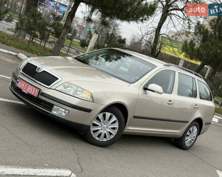 Бежевый Шкода Октавия, объемом двигателя 1.6 л и пробегом 220 тыс. км за 7600 $, фото 1 на Automoto.ua