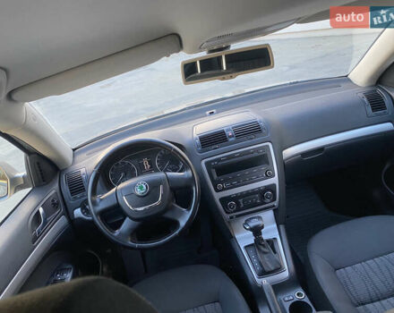 Бежевий Шкода Октавія, об'ємом двигуна 1.4 л та пробігом 226 тис. км за 5999 $, фото 9 на Automoto.ua