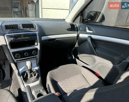 Бежевый Шкода Октавия, объемом двигателя 1.8 л и пробегом 124 тыс. км за 8300 $, фото 40 на Automoto.ua