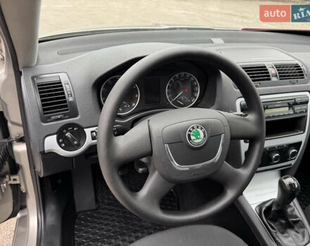 Бежевый Шкода Октавия, объемом двигателя 1.6 л и пробегом 223 тыс. км за 7700 $, фото 26 на Automoto.ua