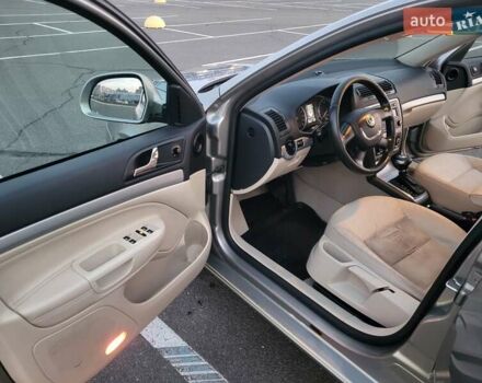 Бежевый Шкода Октавия, объемом двигателя 1.98 л и пробегом 231 тыс. км за 8300 $, фото 25 на Automoto.ua