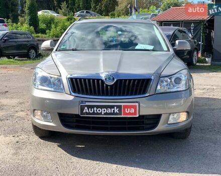 Бежевый Шкода Октавия, объемом двигателя 1.6 л и пробегом 125 тыс. км за 8330 $, фото 1 на Automoto.ua