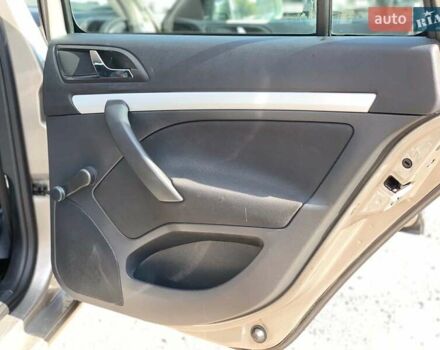 Бежевый Шкода Октавия, объемом двигателя 1.6 л и пробегом 125 тыс. км за 8330 $, фото 17 на Automoto.ua