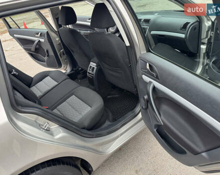 Бежевый Шкода Октавия, объемом двигателя 1.6 л и пробегом 223 тыс. км за 7700 $, фото 32 на Automoto.ua