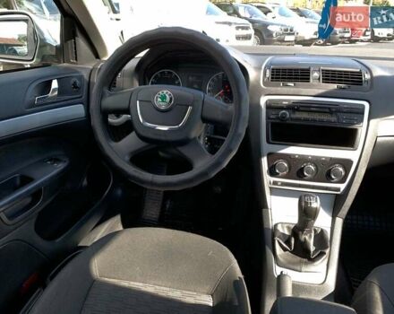 Бежевый Шкода Октавия, объемом двигателя 1.6 л и пробегом 125 тыс. км за 8330 $, фото 27 на Automoto.ua