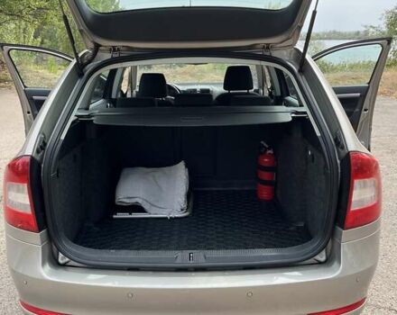 Бежевый Шкода Октавия, объемом двигателя 1.8 л и пробегом 239 тыс. км за 7000 $, фото 36 на Automoto.ua