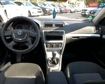 Бежевый Шкода Октавия, объемом двигателя 1.6 л и пробегом 125 тыс. км за 8330 $, фото 28 на Automoto.ua