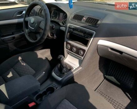 Бежевый Шкода Октавия, объемом двигателя 1.6 л и пробегом 125 тыс. км за 8330 $, фото 25 на Automoto.ua