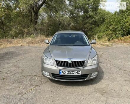 Бежевый Шкода Октавия, объемом двигателя 1.8 л и пробегом 239 тыс. км за 7000 $, фото 1 на Automoto.ua