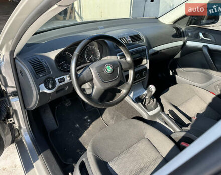 Бежевый Шкода Октавия, объемом двигателя 1.8 л и пробегом 124 тыс. км за 8300 $, фото 37 на Automoto.ua