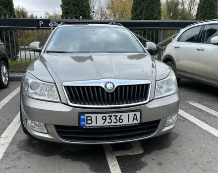 Бежевый Шкода Октавия, объемом двигателя 1.8 л и пробегом 124 тыс. км за 8300 $, фото 2 на Automoto.ua