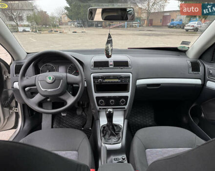 Бежевый Шкода Октавия, объемом двигателя 1.6 л и пробегом 223 тыс. км за 7700 $, фото 28 на Automoto.ua